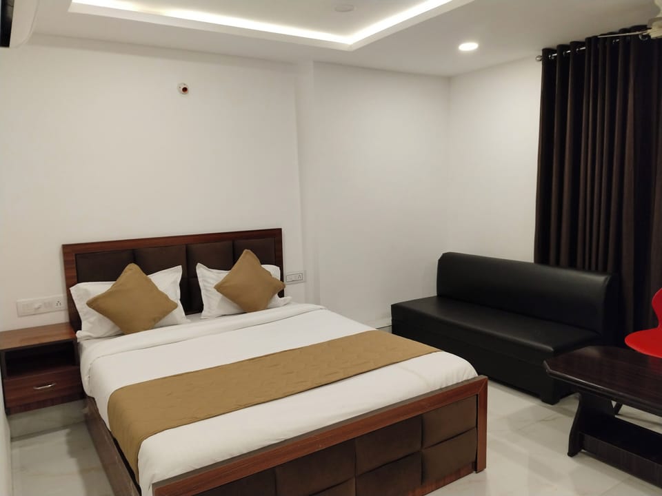 Deluxe Double Room | Laptop workspace, WiFi (free)