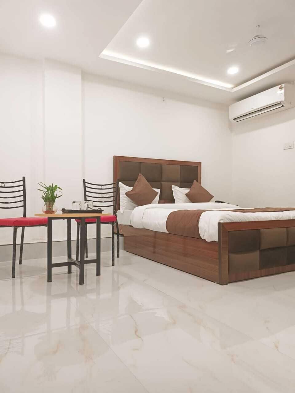 Deluxe Double Room | Laptop workspace, WiFi (free)