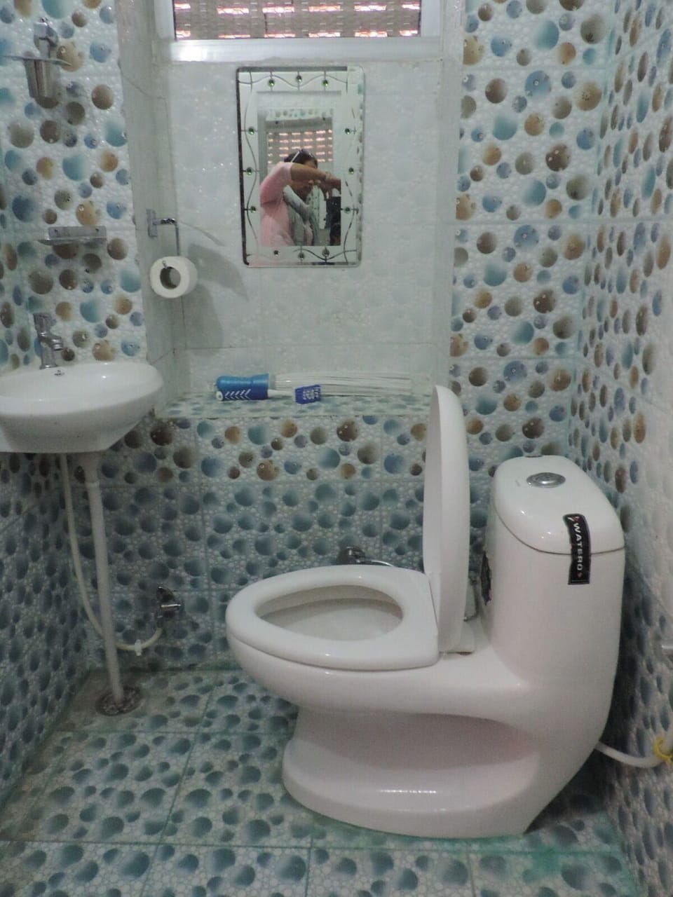 Deluxe Double Room | Bathroom | Shower, towels, soap