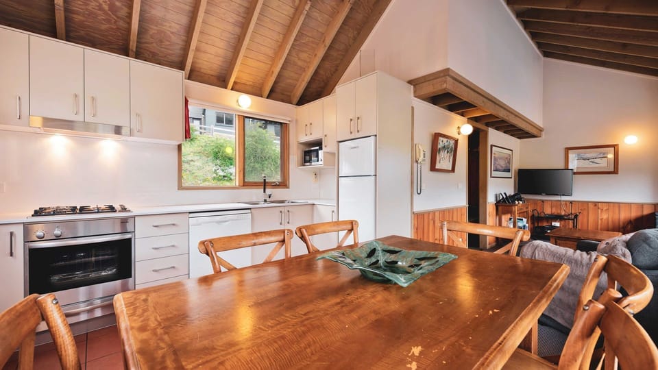 Kitchen Dining Area Banjo 4
