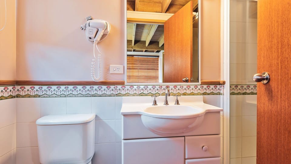 Main Bathroom