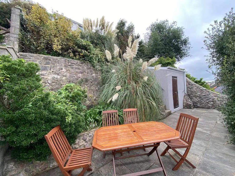 House | Outdoor dining