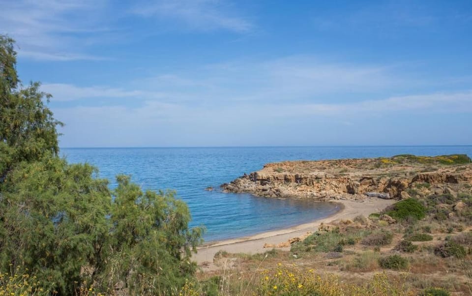 Abelakia sandy beach (7km)