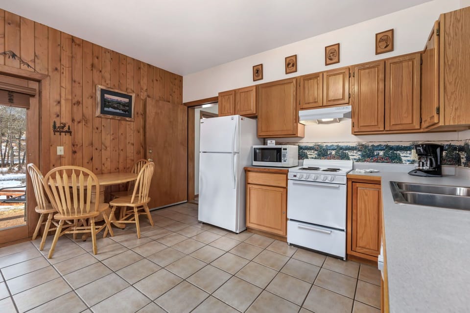 A1 Kitchen W/Dining Area View