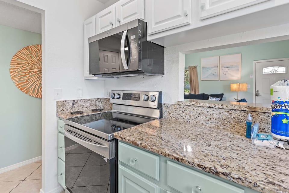 Condo, Multiple Beds (Seascape 55B- Surfer Girl) | Private kitchen | Oven, toaster