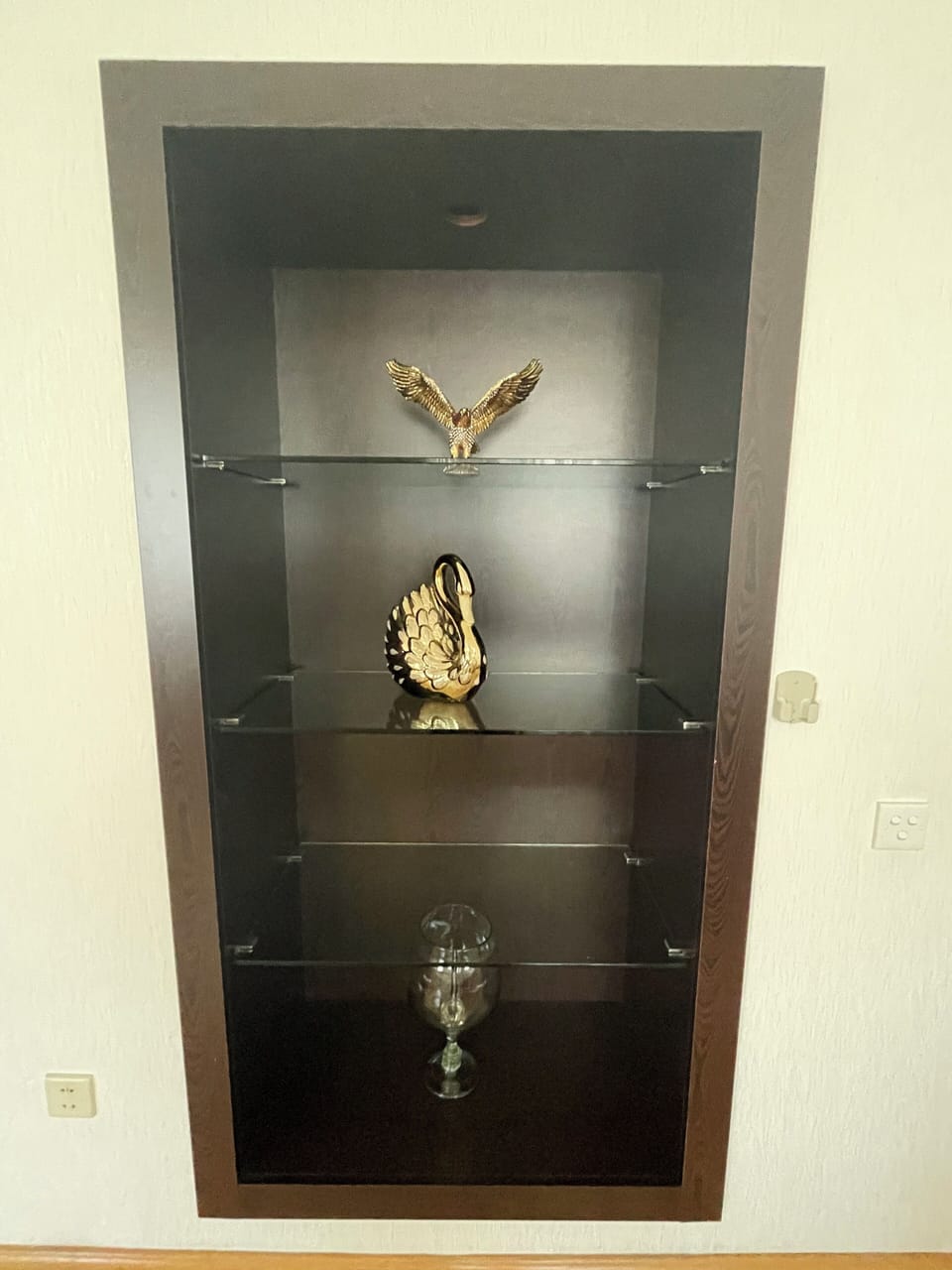3 bedrooms, in-room safe, desk, laptop workspace