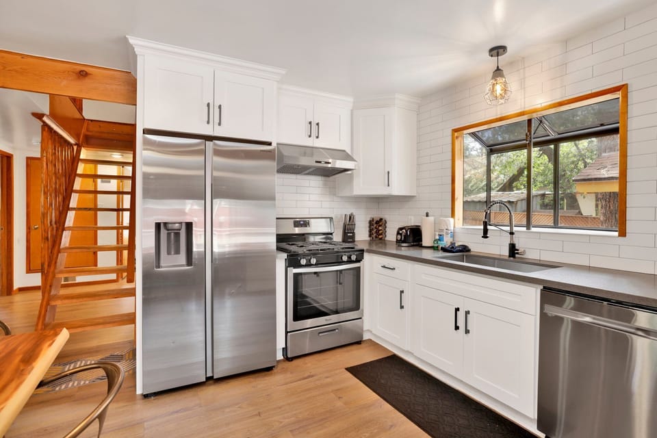 Cabin, Multiple Beds, Hot Tub, Mountain View (2493) | Private kitchen | Coffee/tea maker