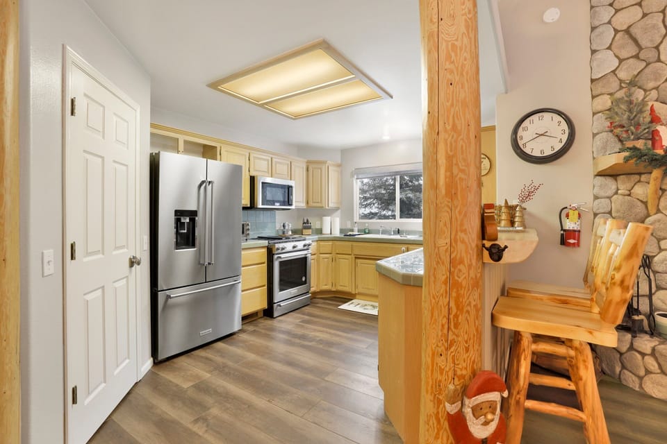 Cabin, Multiple Beds, Patio, Mountain View (2220) | Private kitchen