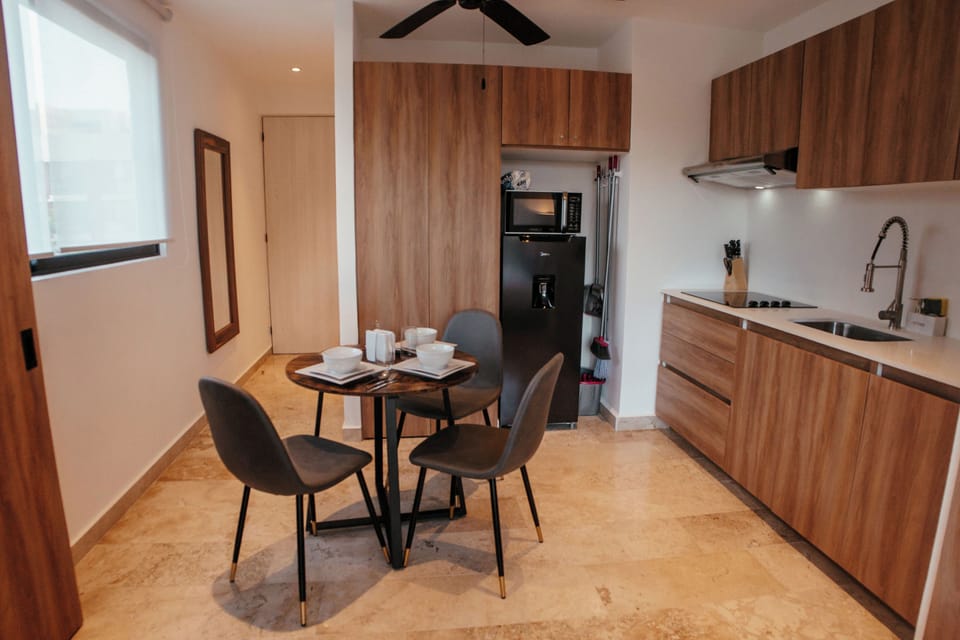Deluxe Loft | Dining room
