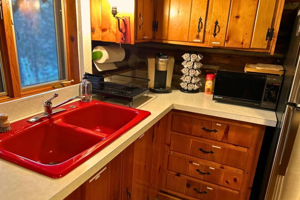 Cozy kitchen corner with a touch of nostalgia and all the modern amenities you need to feel right at home