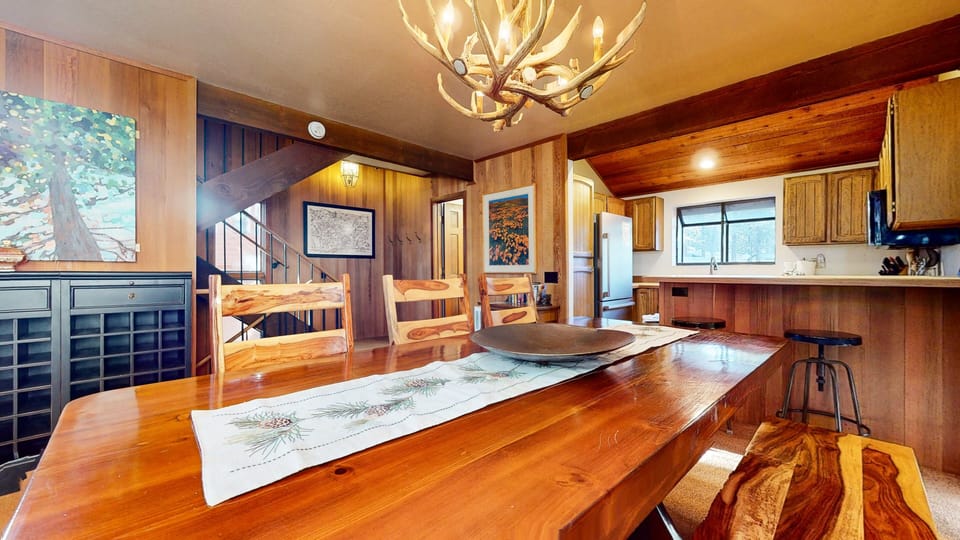 Hardwood, Stained Wood, Indoors, Lamp, Kitchen