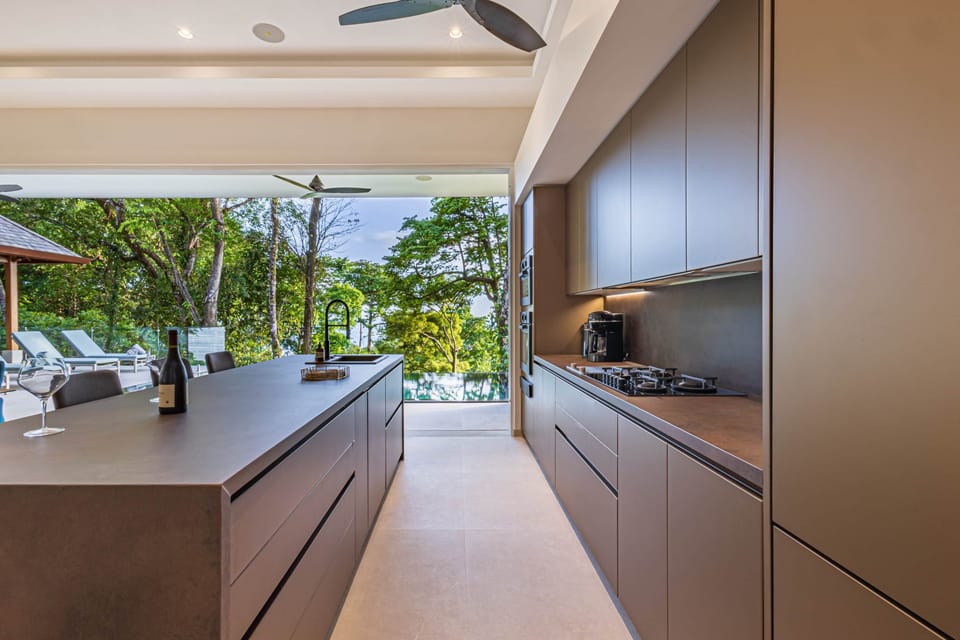 Villa Sueño, Designer Kitchen (2)