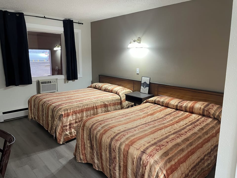 Family Room | WiFi (free), bed sheets