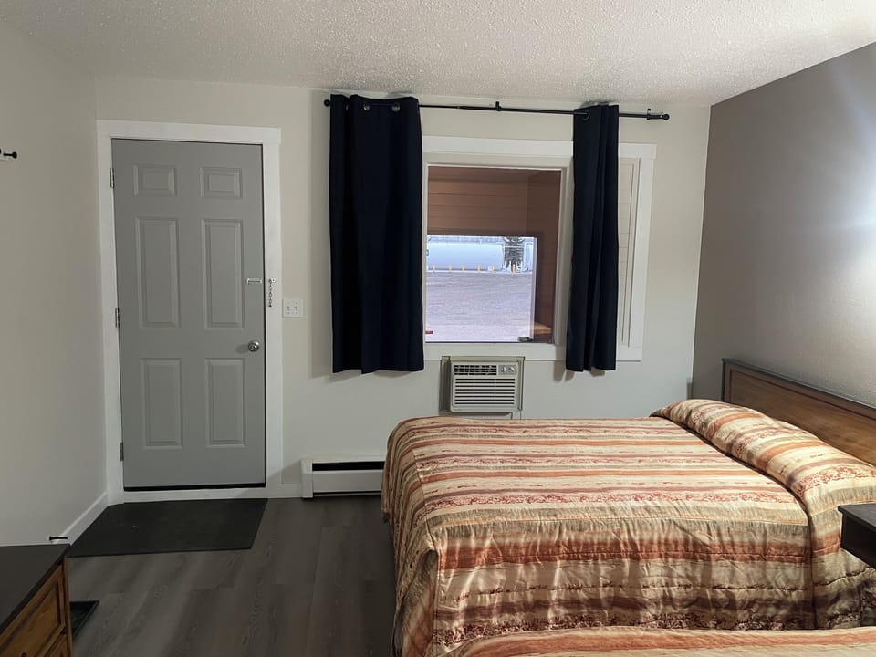 Family Room | WiFi (free), bed sheets