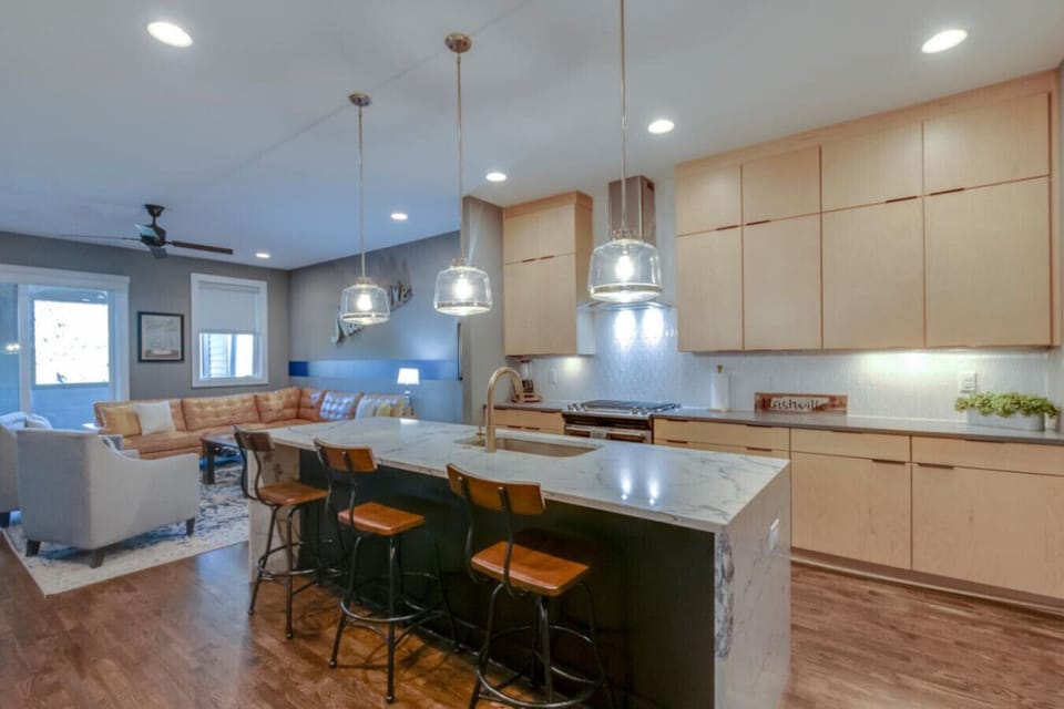 Great Space for Hosting Large Groups