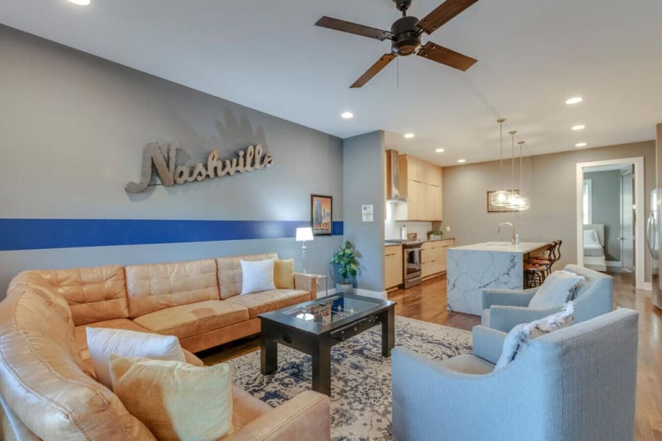 Plenty of Living Room and Kitchen Seating