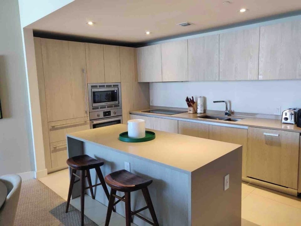 Full kitchen 