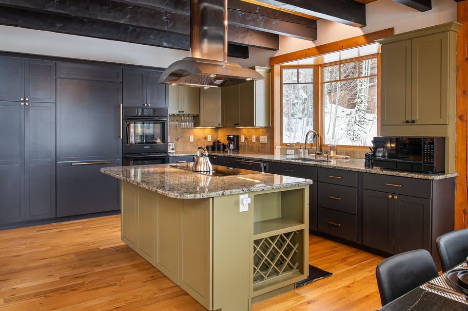 Fully Equipped Chef's Kitchen