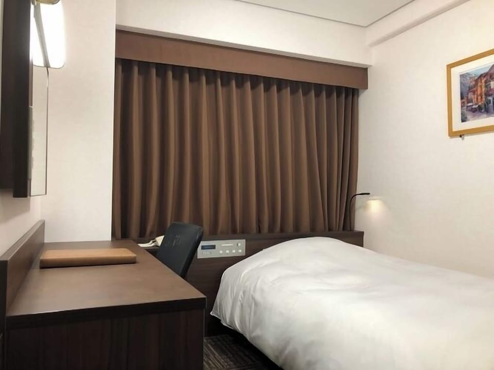 Desk, blackout drapes, free WiFi
