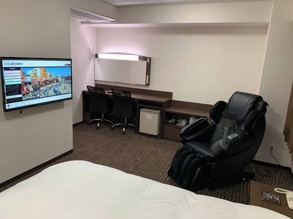 Desk, blackout drapes, free WiFi