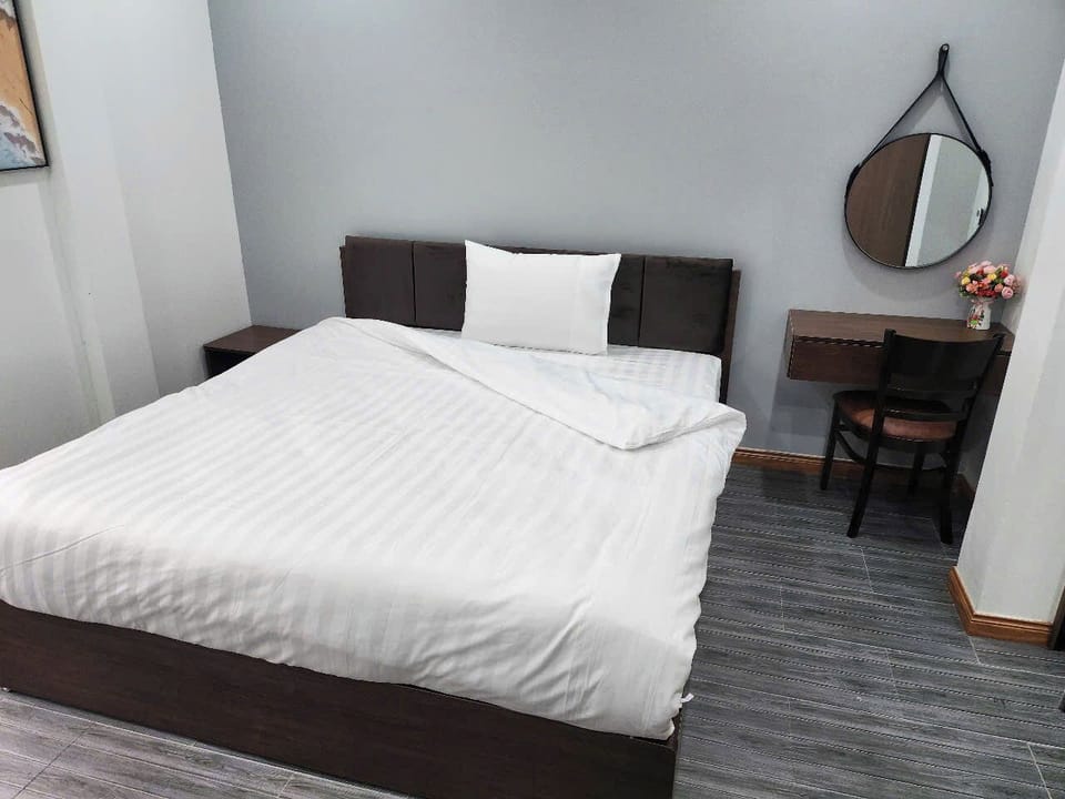 Basic Double Room Single Use, Patio, City View | Desk, free WiFi