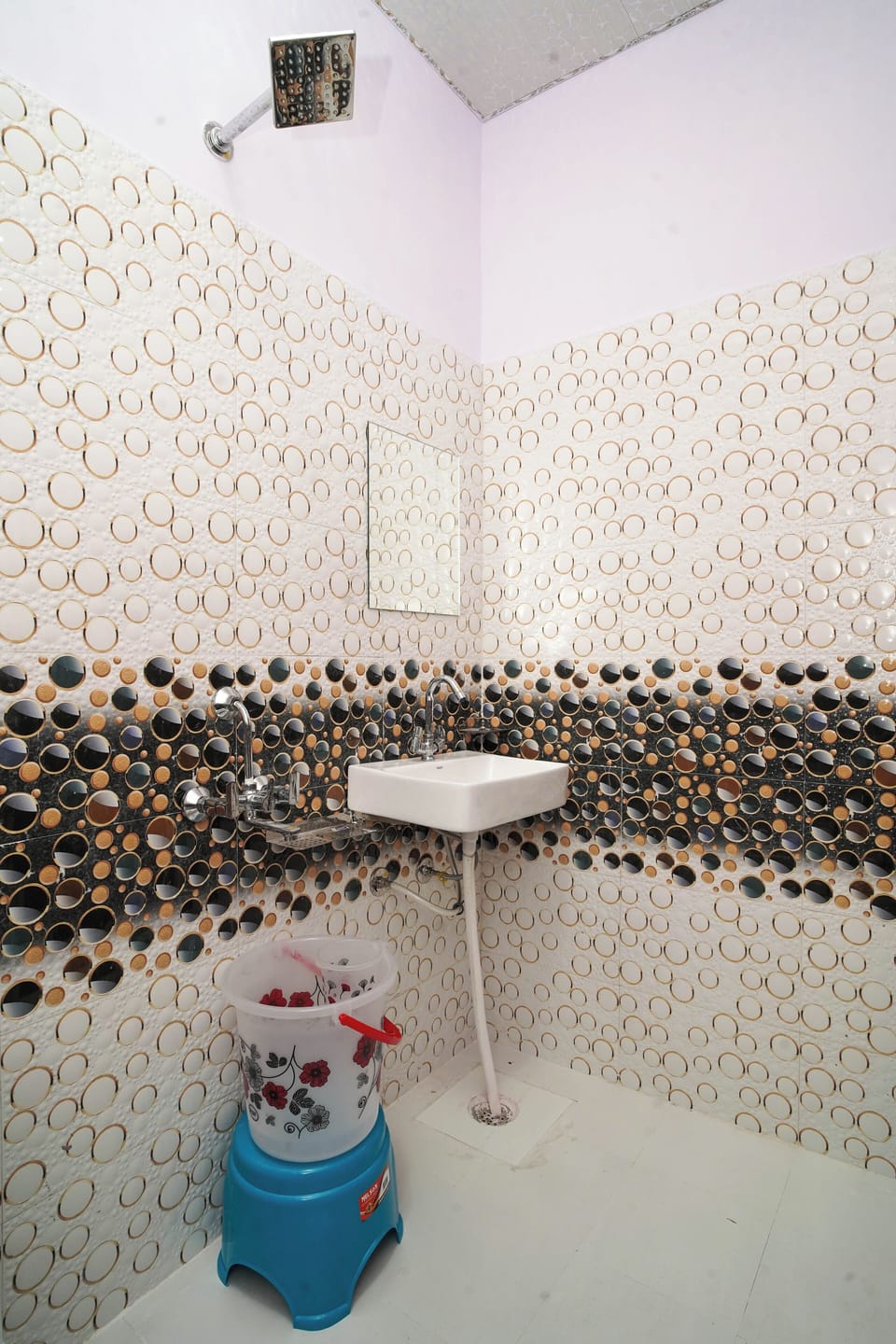 Deluxe Double Room, City View | Bathroom | Shower, free toiletries, towels, soap