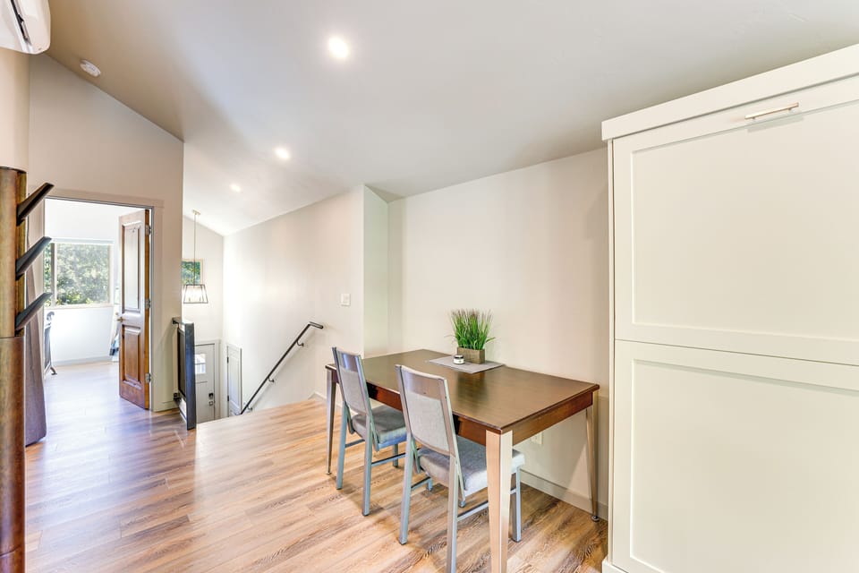 Dining Area | Dishware/Flatware