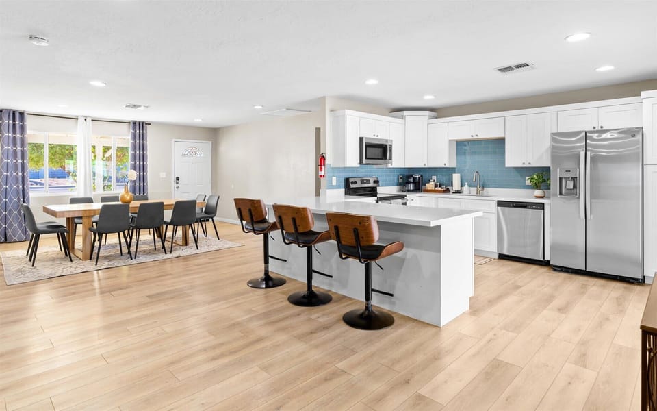 Spacious and seamless! Our open floor concept invites natural flow and endless possibilities.
