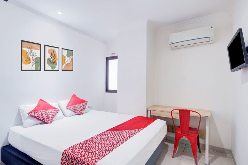 Deluxe Double Room | Premium bedding, laptop workspace, free WiFi, bed sheets