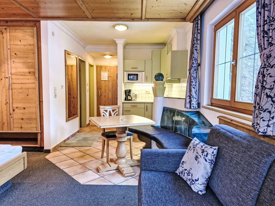 Log Cabin, Mountain Village, Hotel, Resort