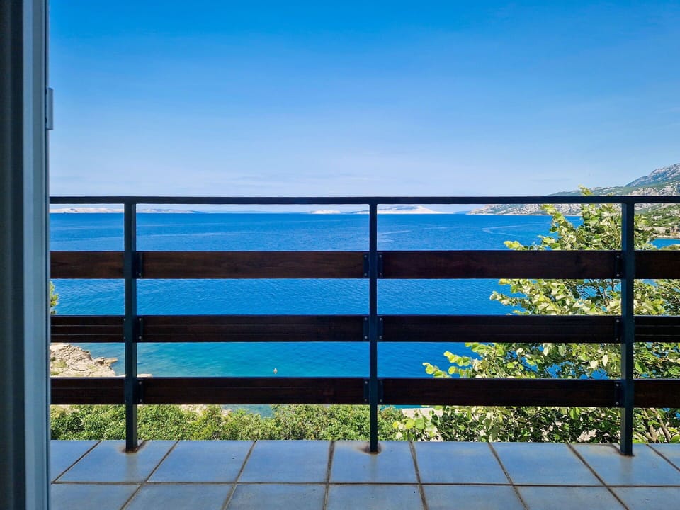 Blue, Wood, Sea, Coastal And Oceanic Landforms, Ocean, Coast, Fence, Sunlight, Handrail, Shade