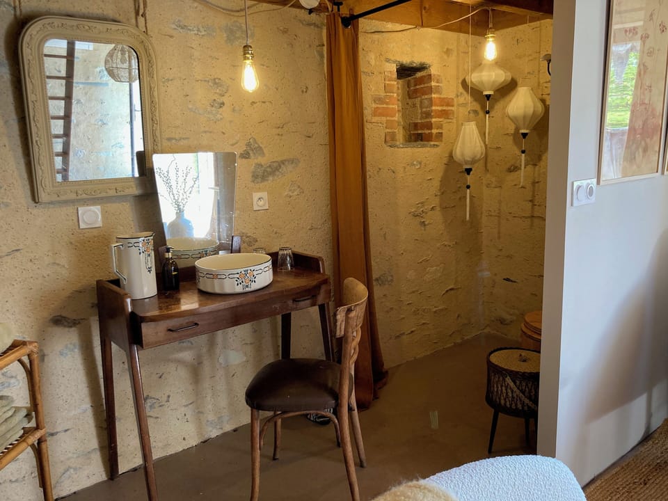 Signature Room, Garden View | Blackout drapes, soundproofing, iron/ironing board, free WiFi