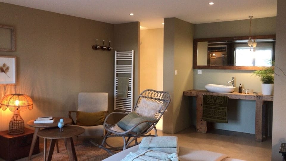 Double Room, Garden View | Blackout drapes, soundproofing, iron/ironing board, free WiFi