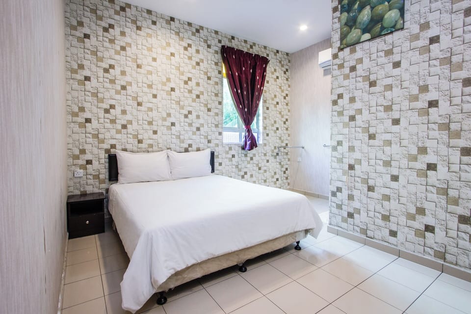 Deluxe Double Room | Free WiFi, bed sheets