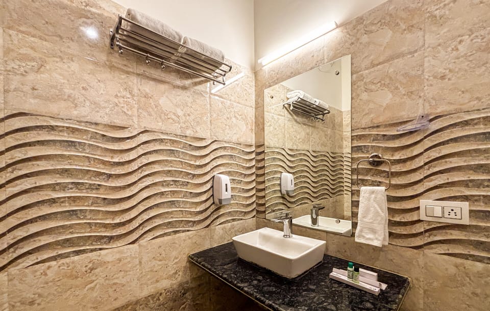 Premium Double Room | Bathroom | Slippers, bidet