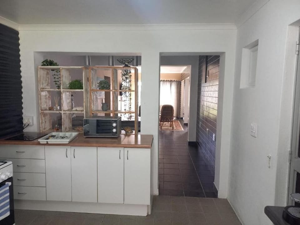 Apartment, 1 Bedroom, Smoking, Patio | Interior