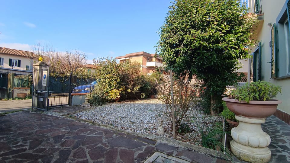 Giardino a disposizione degli ospiti.Garden avaiilable to guests