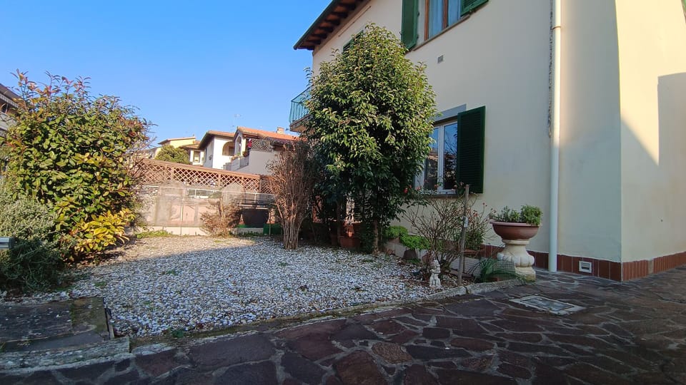 Giardino a disposizione degli ospiti.Garden avaiilable to guests