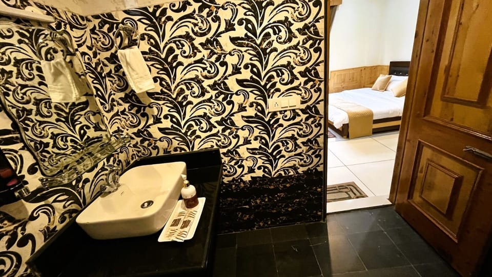 Standard Room | Bathroom | Slippers