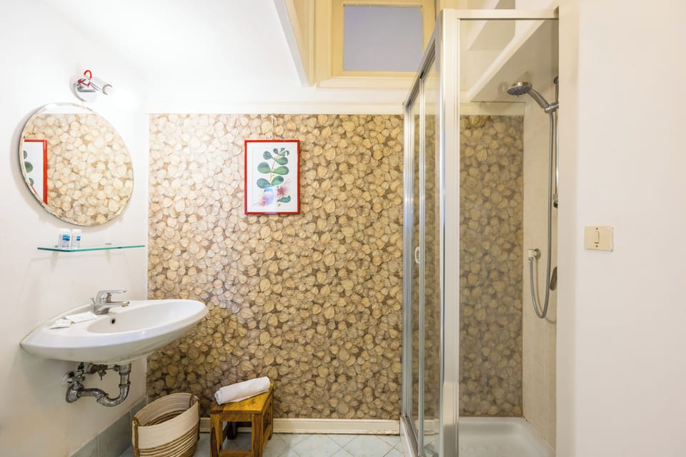 Design Apartment, 2 Bedrooms, 2 Bathrooms, City View | Bathroom | Shower, rainfall showerhead, free toiletries, hair dryer