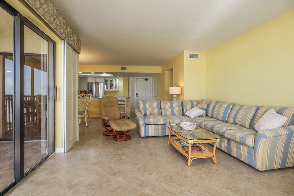 Comfortable furnishings at Sandarac 309B