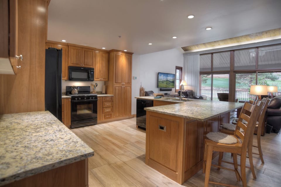 Full Kitchen