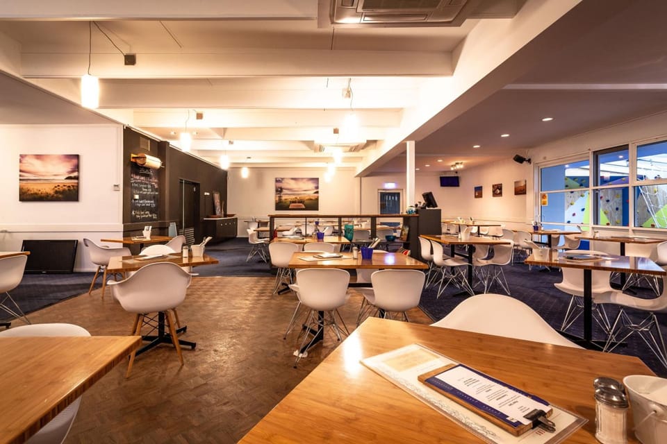 Lunch and dinner served, local cuisine