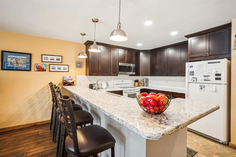 Kitchen, Atrium 005, Breckenridge Vacation Rental