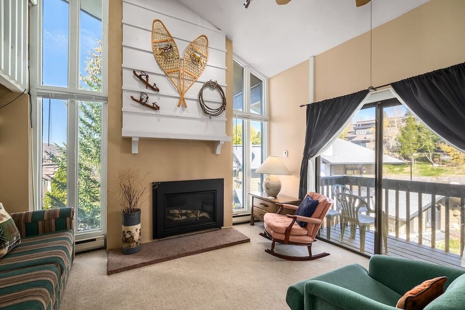 Townhome, 2 Bedrooms | Living area