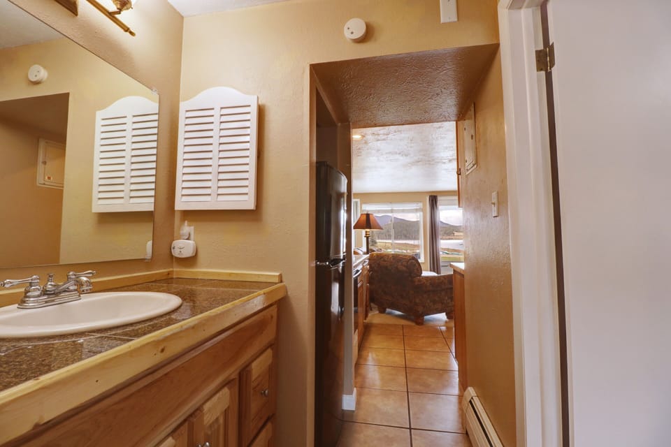 Condo, 1 Bedroom | Interior