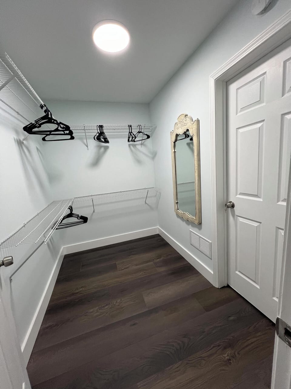 Walk in closet