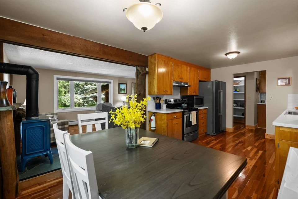 Dining Room/Kitchen