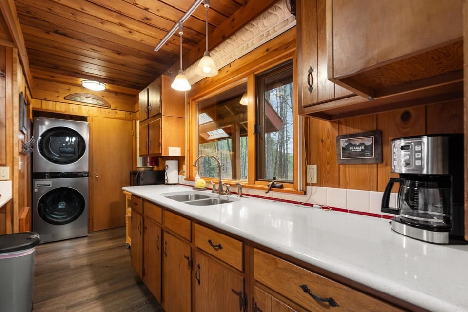 Kitchen/ Washer and Dryer