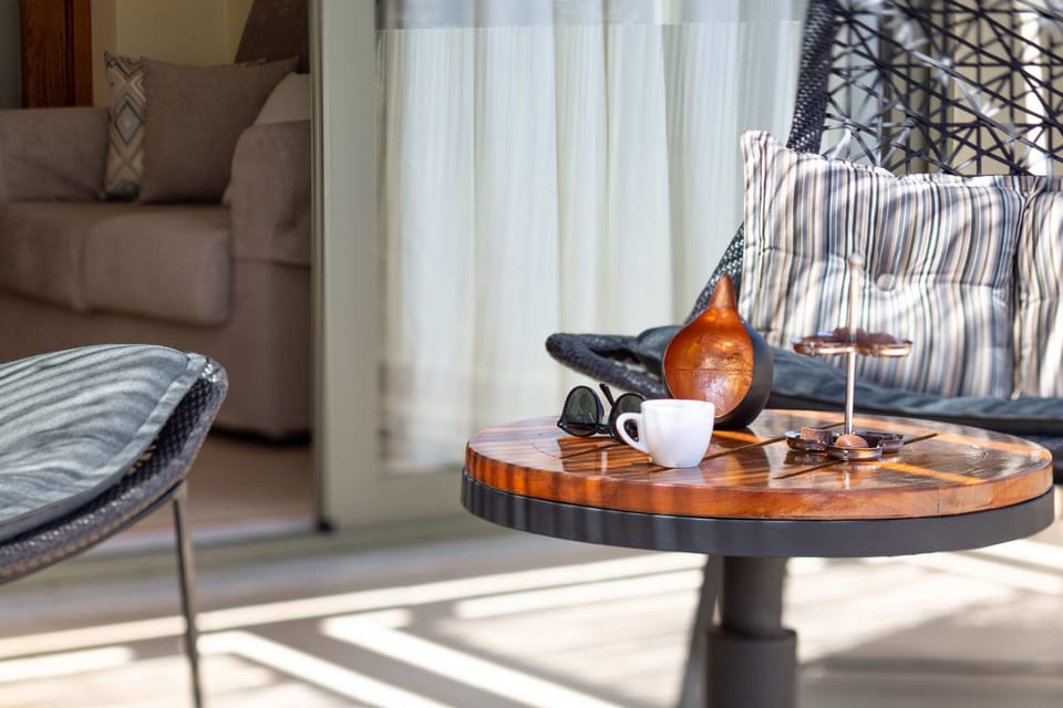 Junior Suite, Beachfront | Premium bedding, down comforters, pillowtop beds, minibar